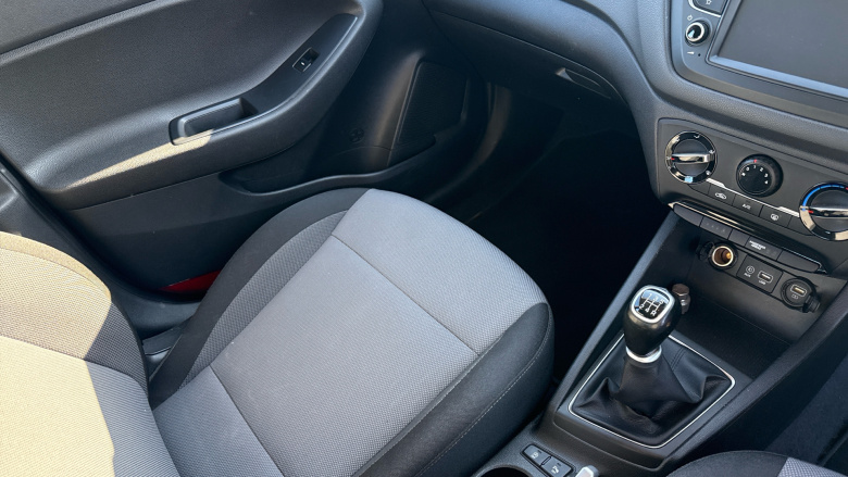 Hyundai i20 1.2 MPi SE 5dr Petrol Hatchback